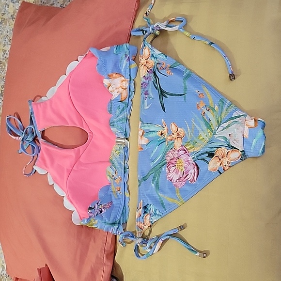 RI Resort 2-piece Swimsuit - Picture 3 of 3